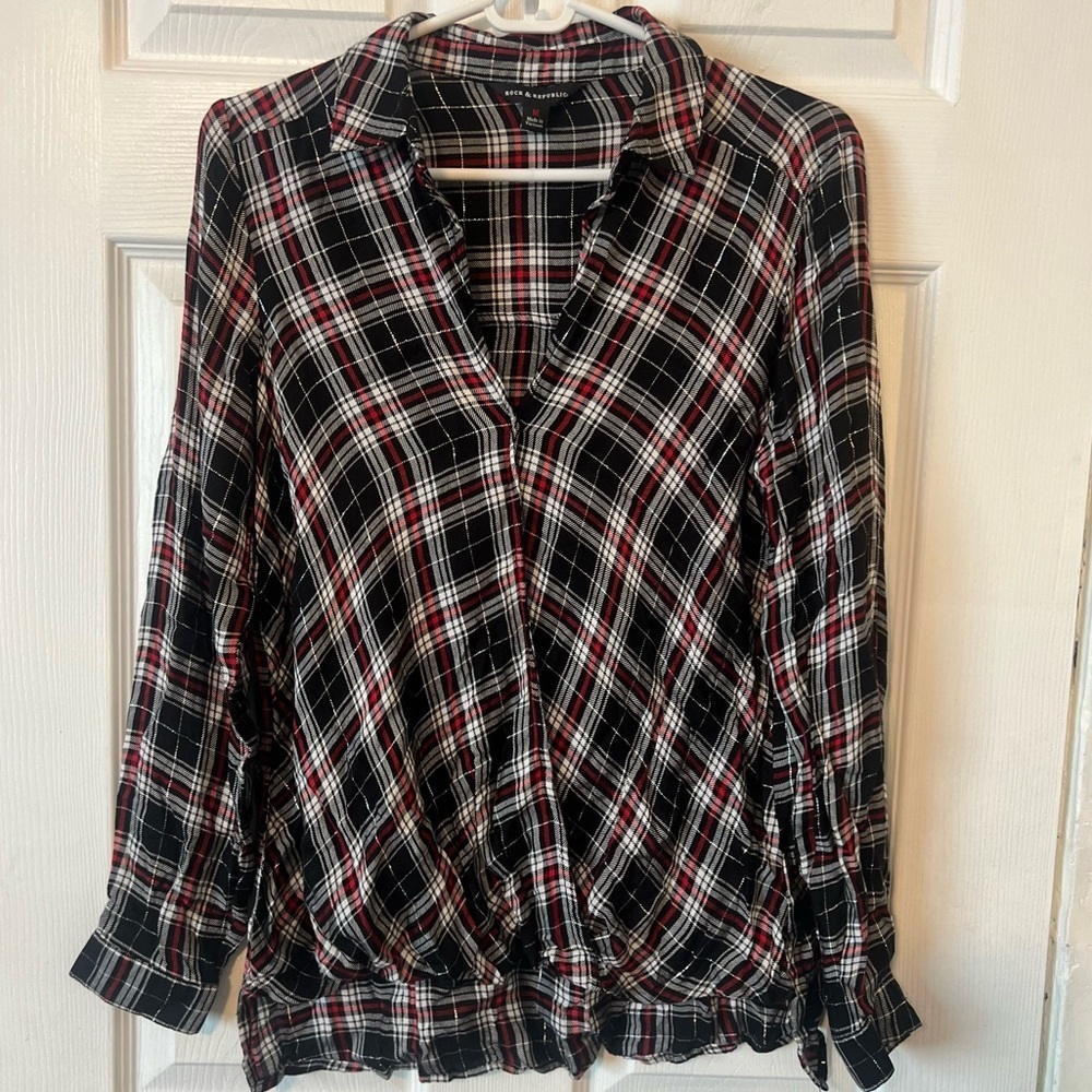 Rock and Republic Plaid Drape Front Blouse. Size Medium
